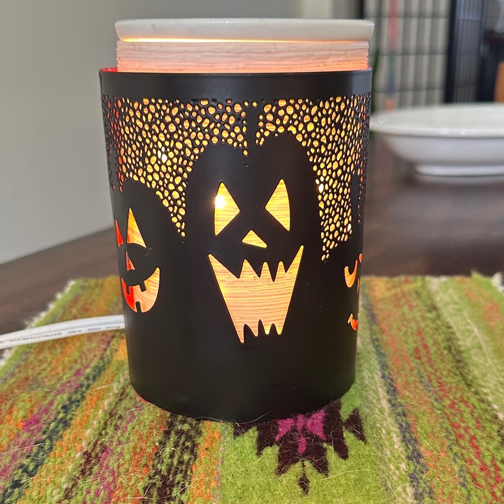 Scentsy Black and Orange Jack-O'-Lantern wrap